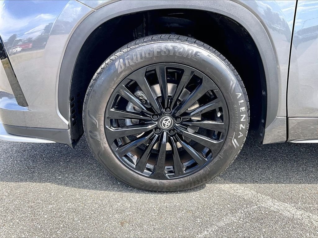 Used 2023 Toyota Highlander XSE AWD/4WD image 7