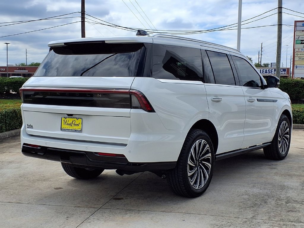 Used 2026 Lincoln Navigator Black Label AWD/4WD image 2