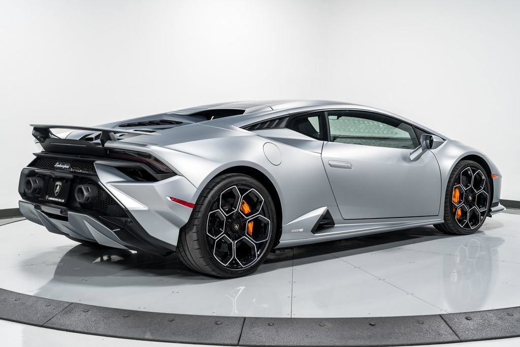 Used 2023 Lamborghini Huracan Tecnica RWD image 3