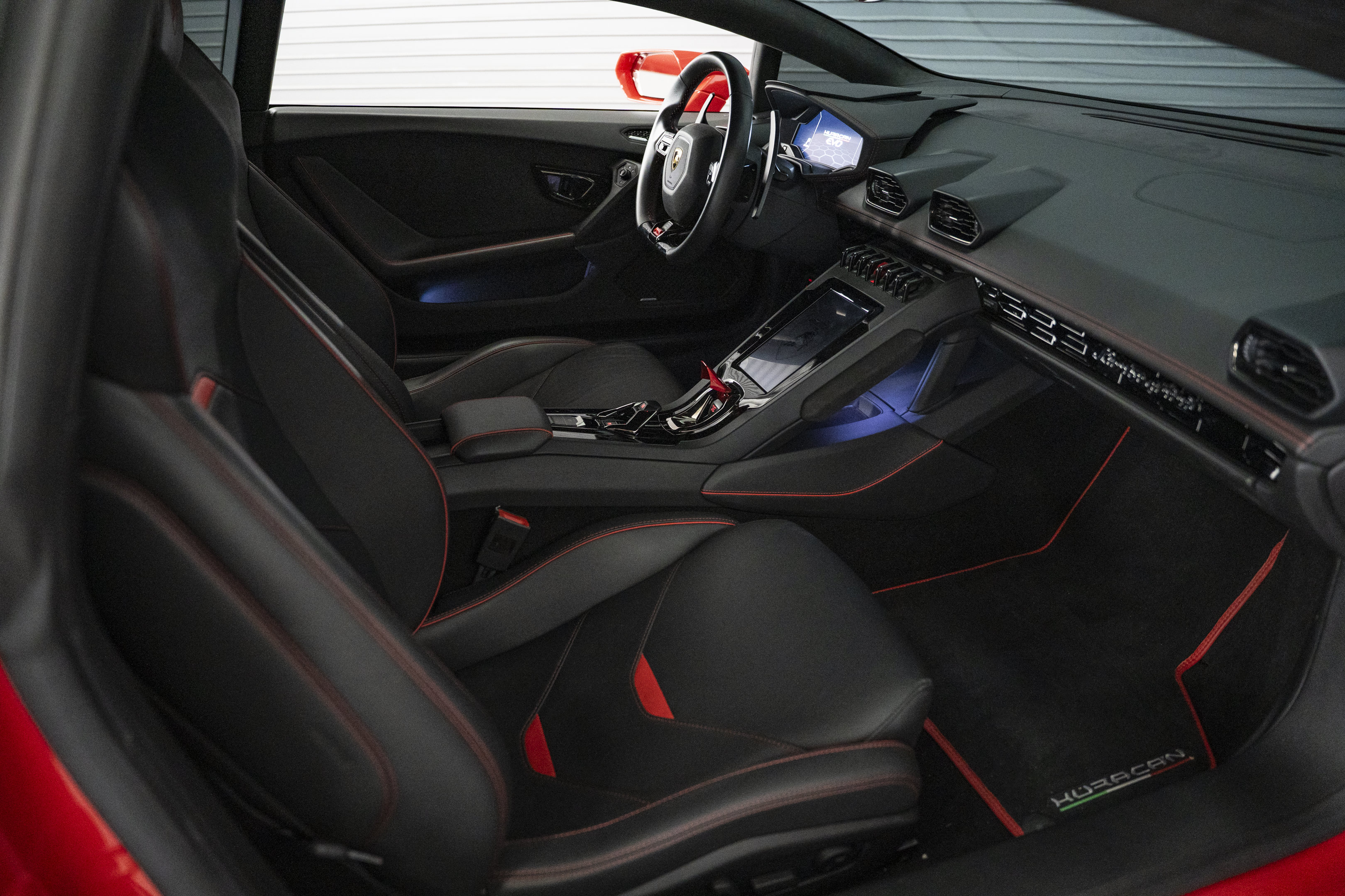 Used 2020 Lamborghini Huracan EVO AWD/4WD image 32