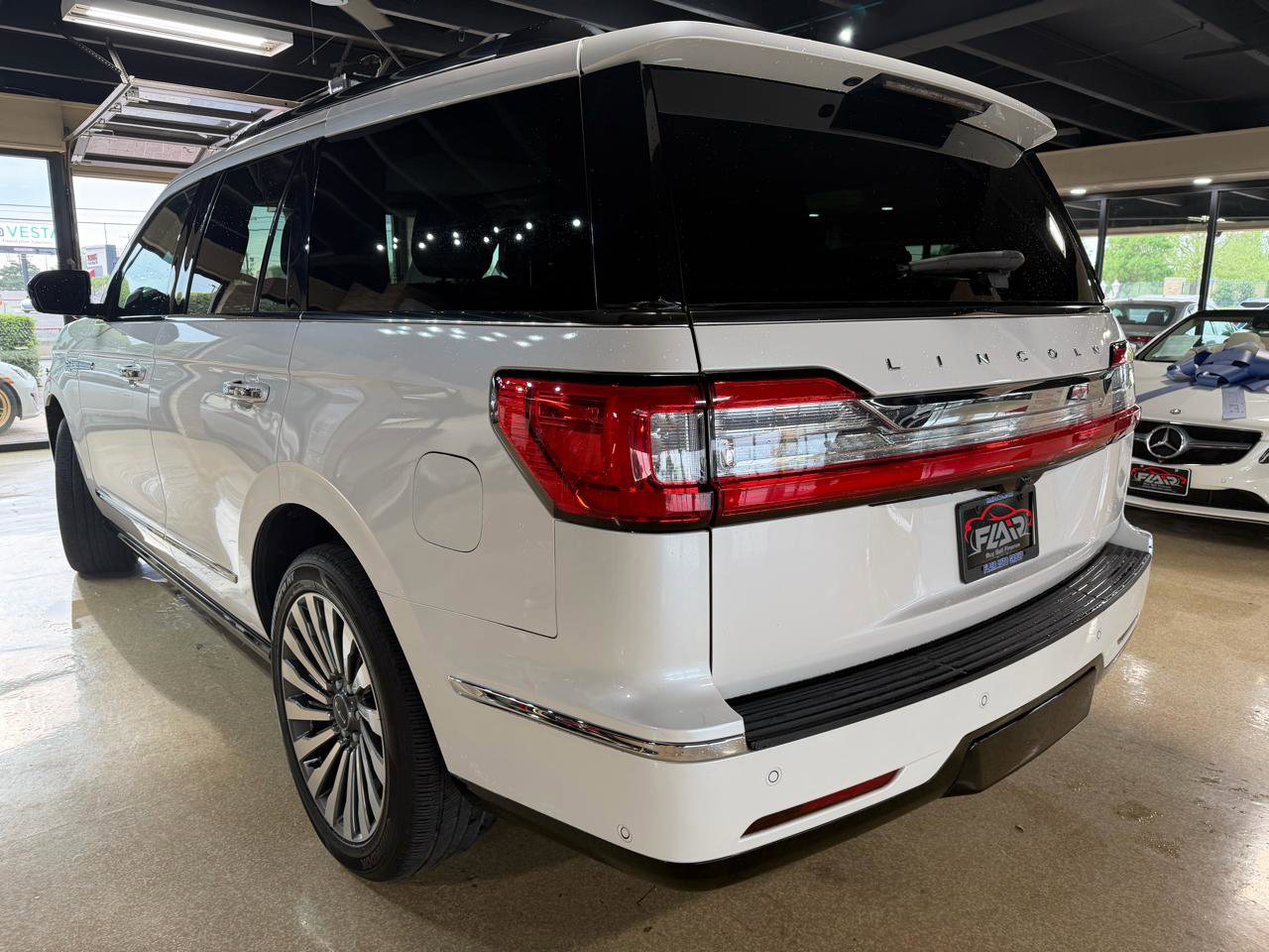 Used 2018 Lincoln Navigator Reserve w/ Technology Package AWD/4WD image 5