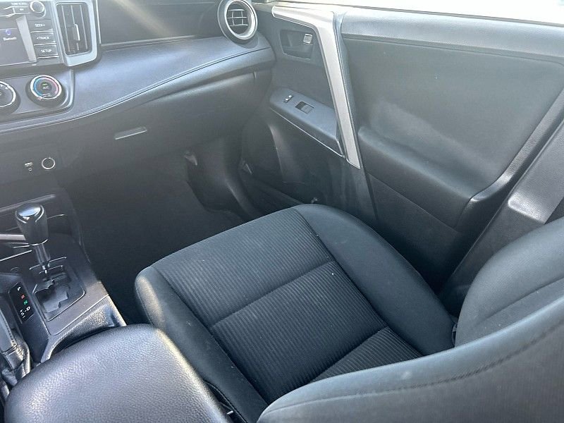 Used 2016 Toyota RAV4 LE image 18