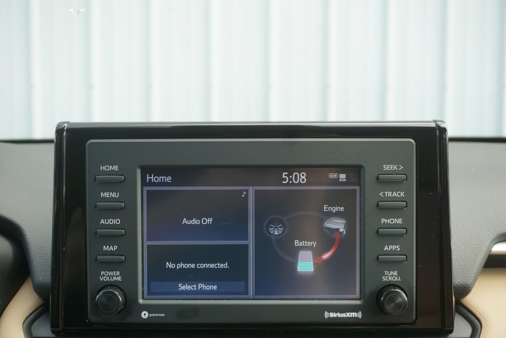 Used 2022 Toyota RAV4 LE AWD/4WD image 10