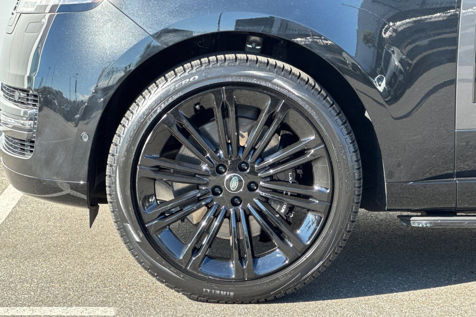 Certified 2023 Land Rover Range Rover SE image 33