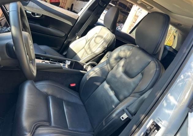 Certified 2024 Volvo XC90 B6 Ultimate w/ Protection Package Premier image 2