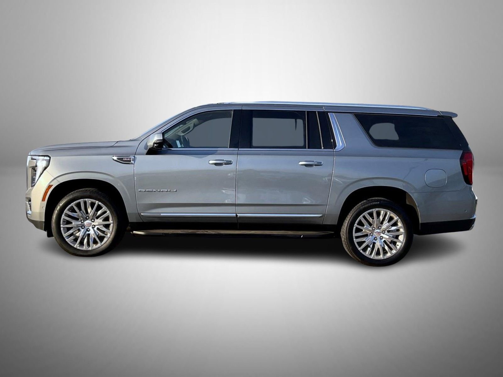 Used 2025 GMC Yukon XL Denali AWD/4WD image 8