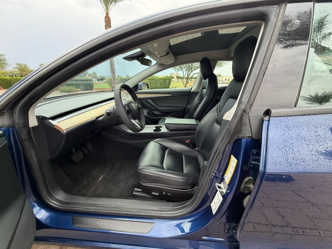 Used 2022 Tesla Model 3 Standard Range RWD image 9