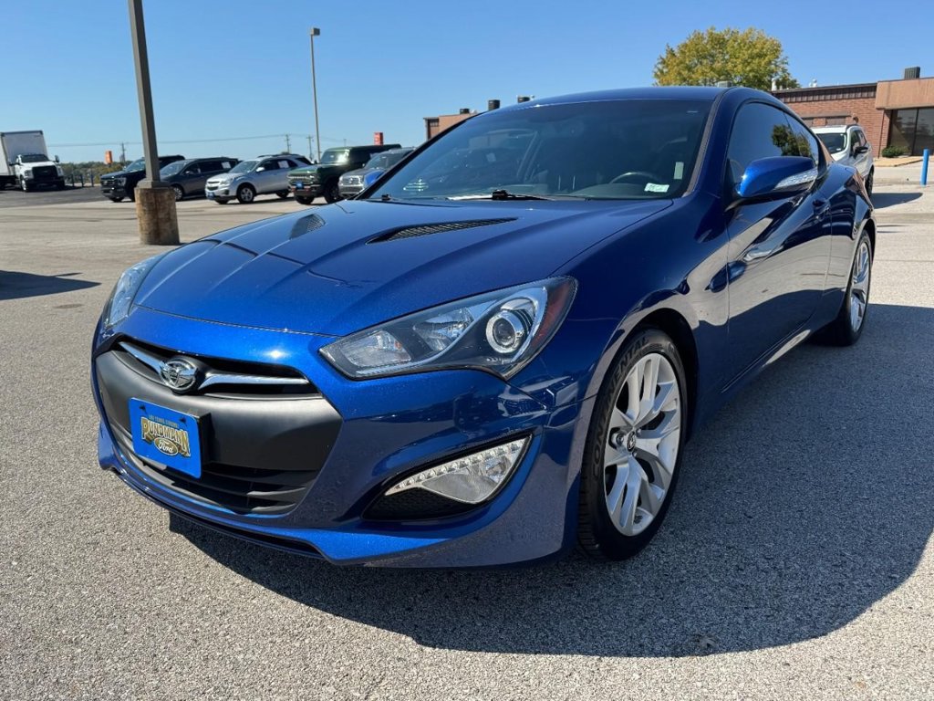 Used 2016 Hyundai Genesis 3.8 RWD image 7