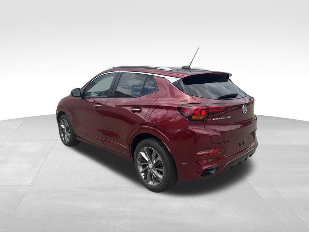 Used 2023 Buick Encore GX Select w/ Sport Touring Package FWD image 3