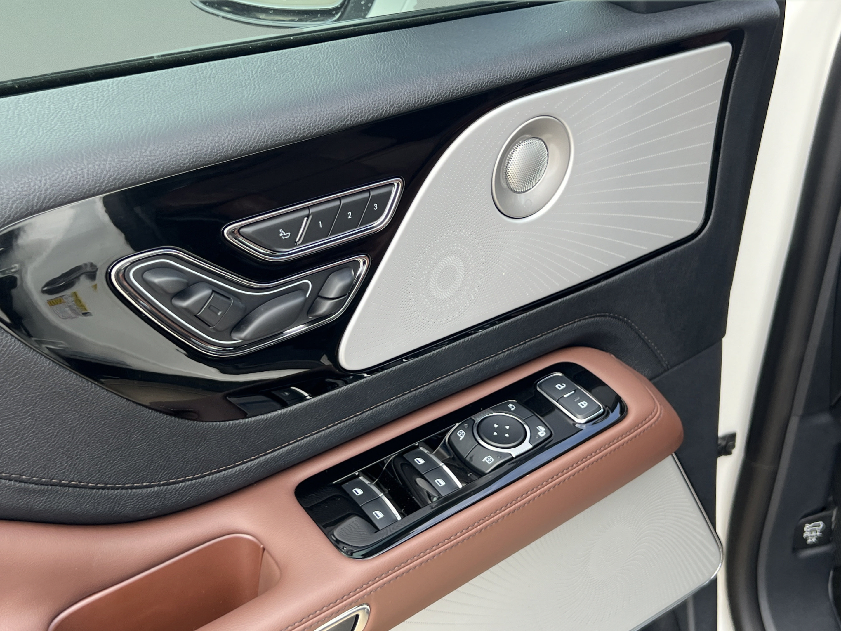 New 2027 Lincoln Aviator Reserve AWD/4WD image 15
