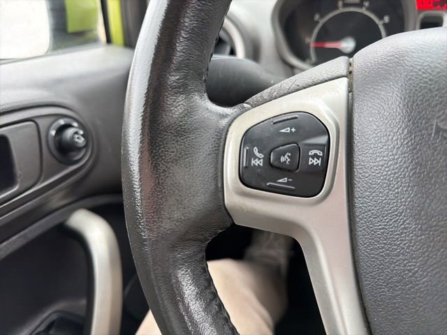 Used 2013 Ford Fiesta SE image 27
