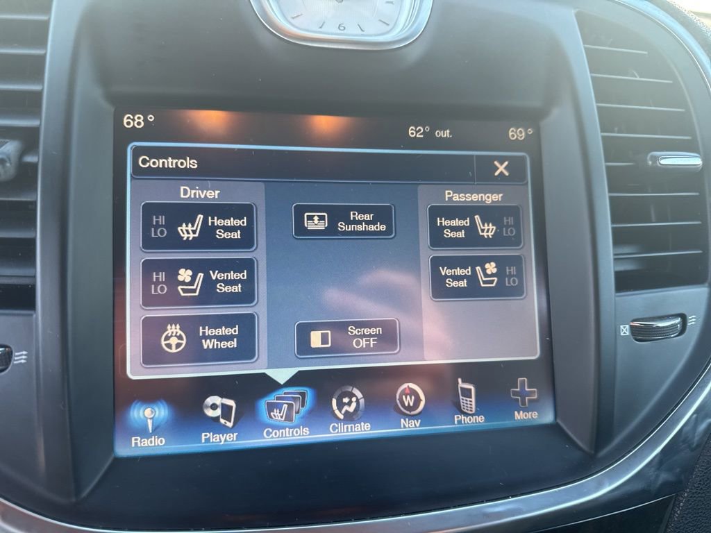 Used 2014 Chrysler 300 C image 20