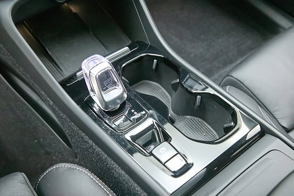 Certified 2023 Volvo XC40 B5 Plus w/ Driver Assist Package image 18