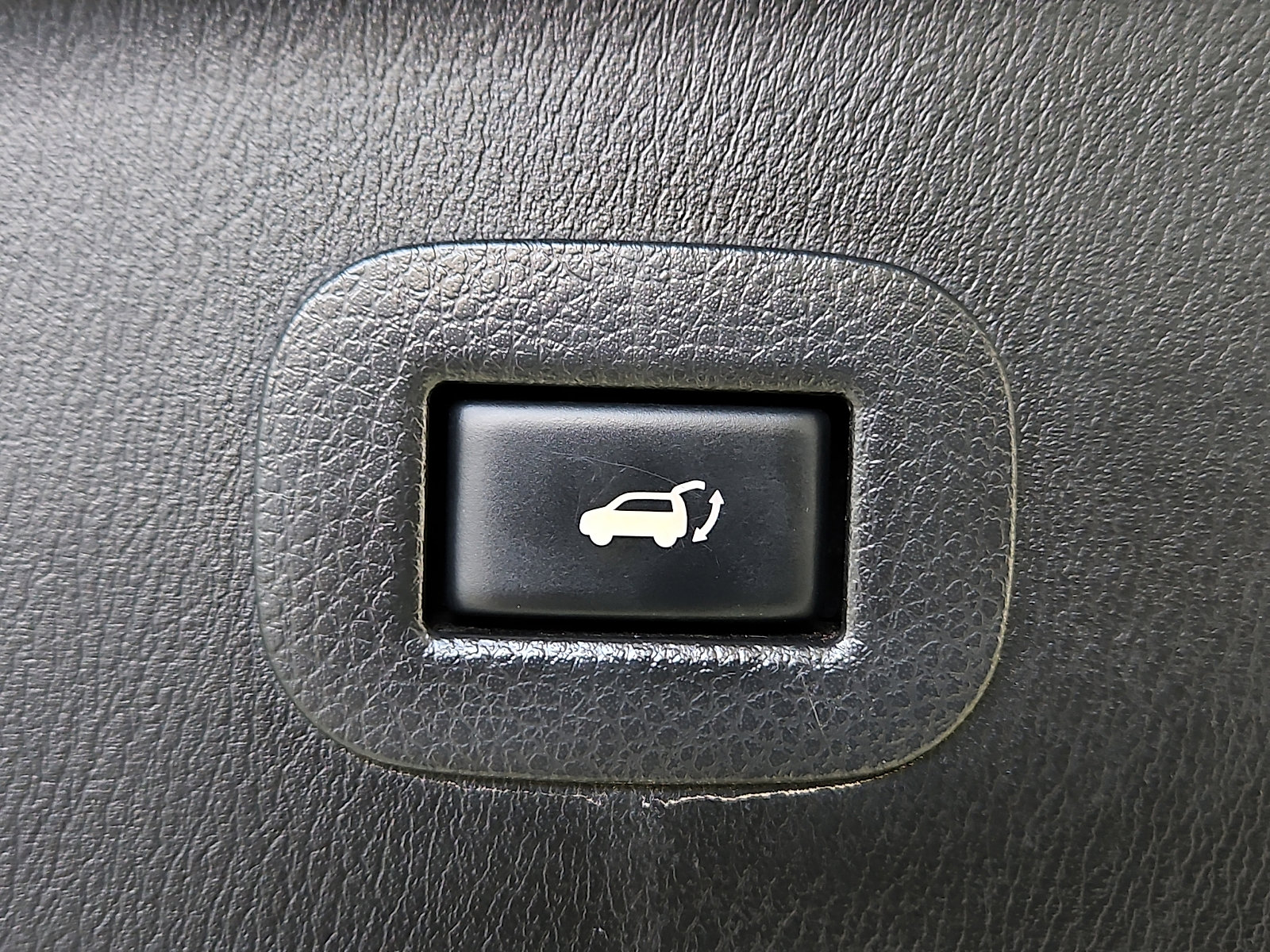 Used 2018 Nissan Armada SV w/ Driver Package image 8