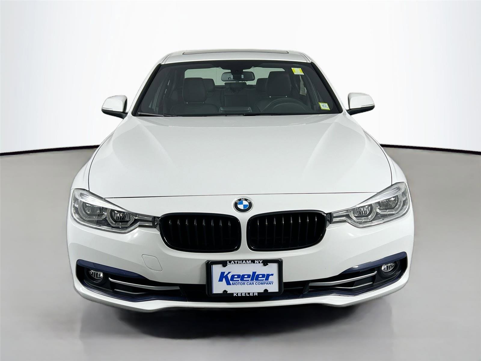 Used 2018 BMW 330i xDrive Sedan w/ Convenience Package image 9