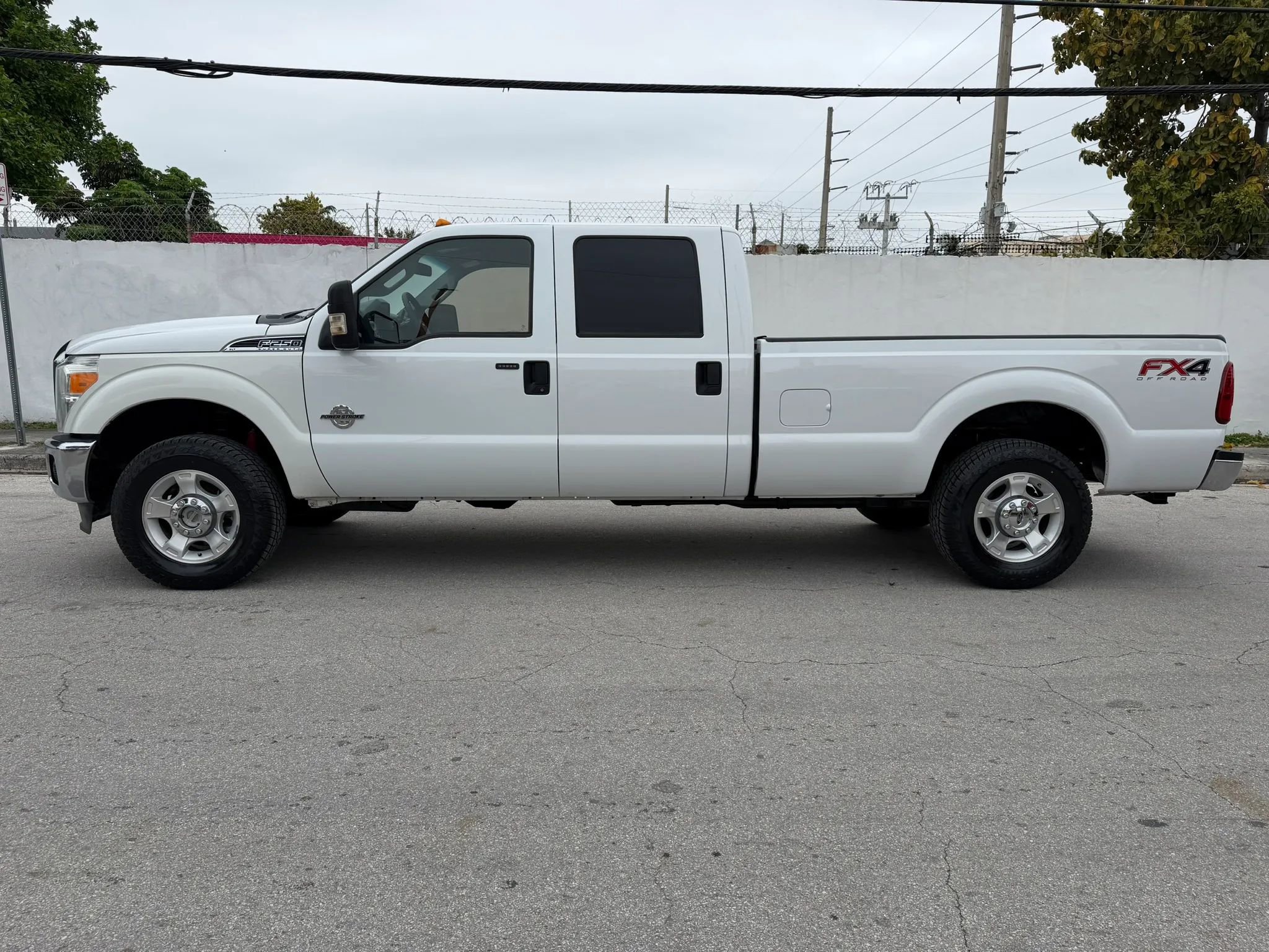 Used 2016 Ford F250 XLT w/ XLT Value Package image 2