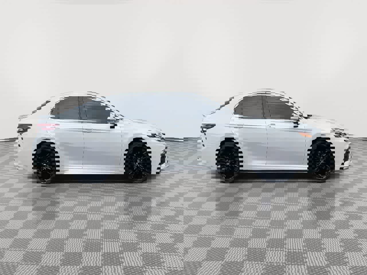 Used 2021 Toyota Camry XSE image 9