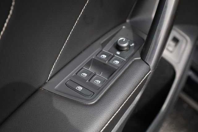 Used 2022 Volkswagen Tiguan SE R-Line FWD image 17