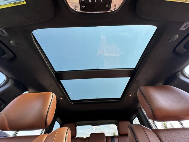 Used 2019 Jeep Grand Cherokee Summit AWD/4WD image 11