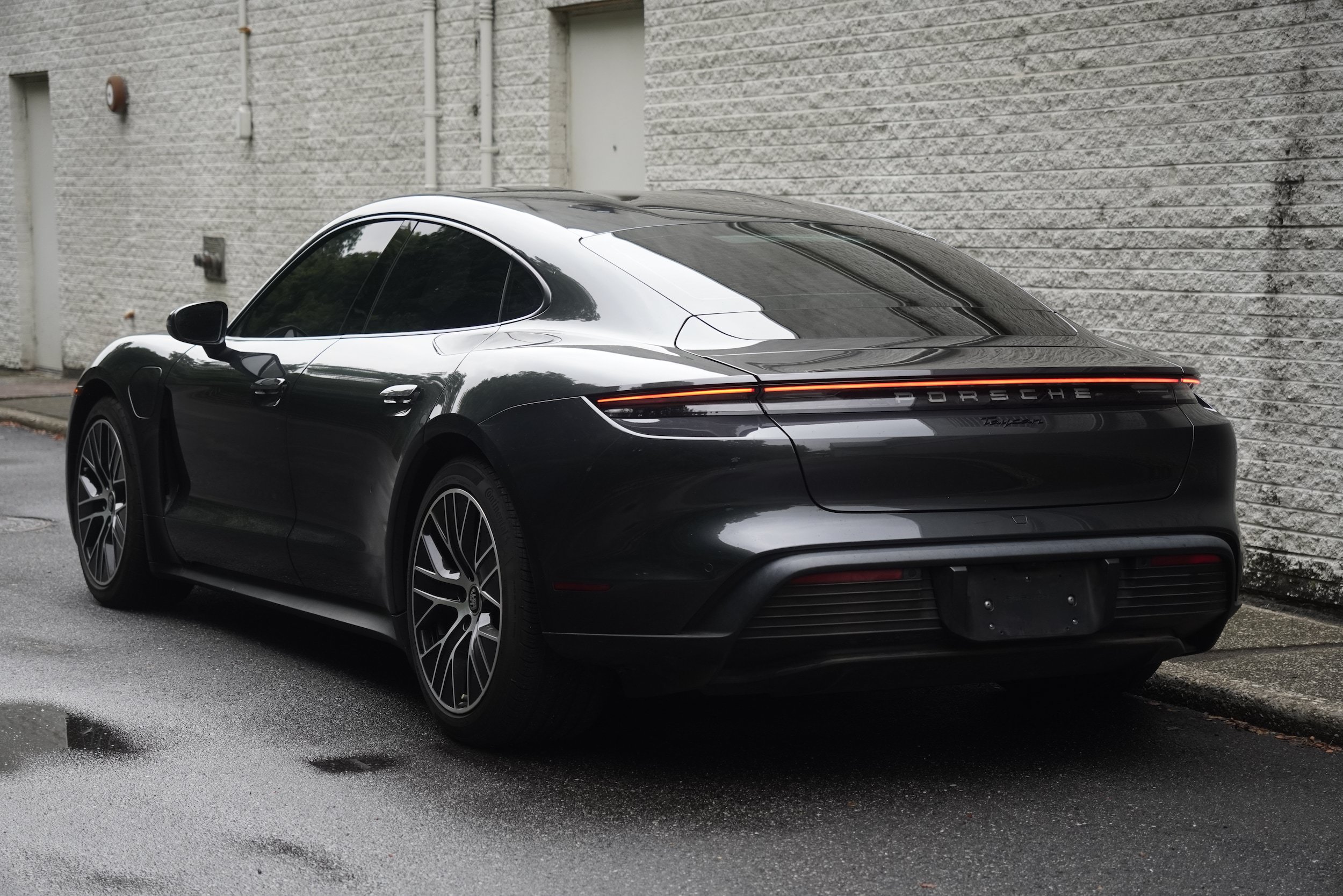 Used 2021 Porsche Taycan RWD image 5