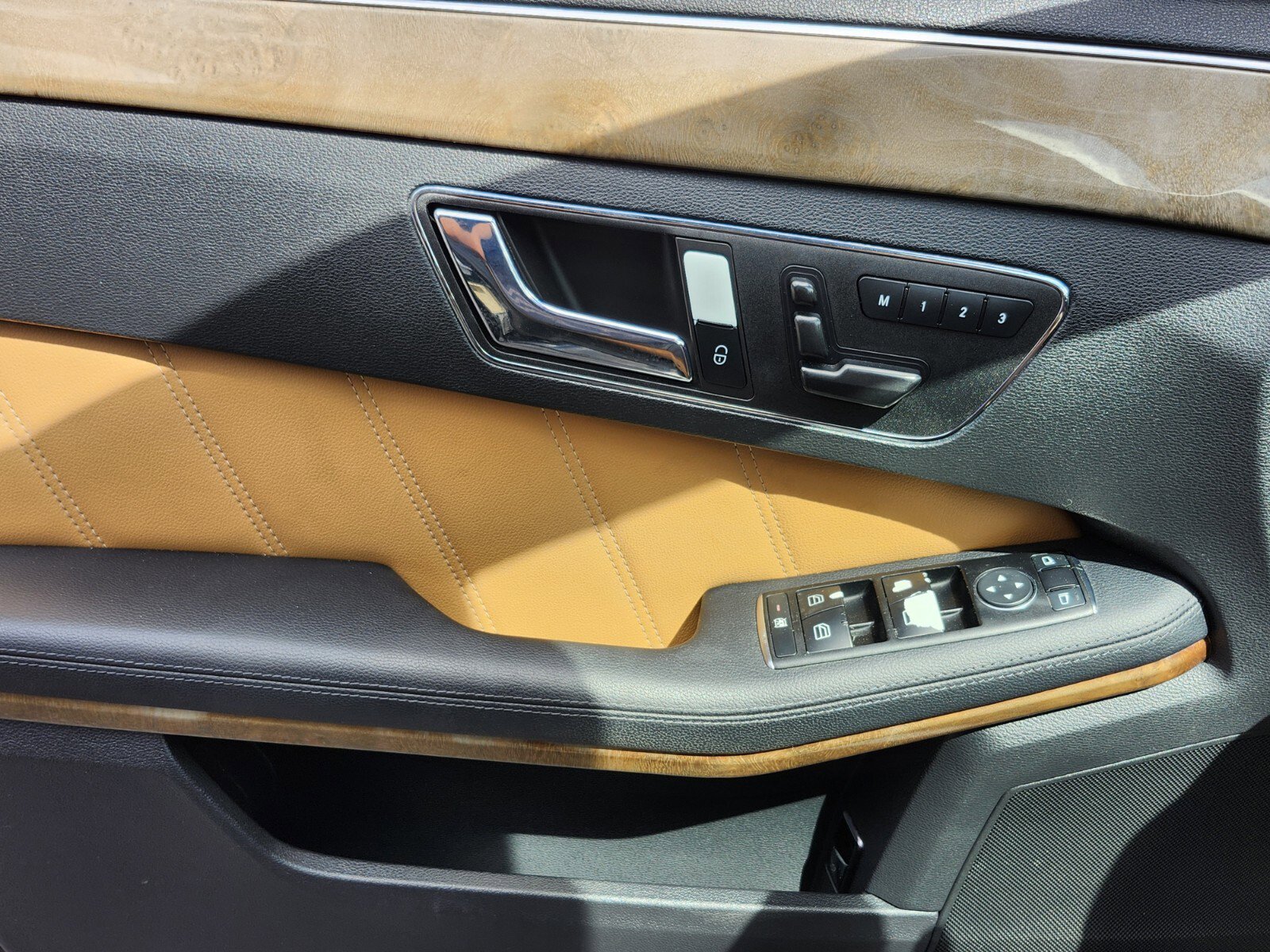 Used 2011 Mercedes-Benz E 350 Sedan image 25