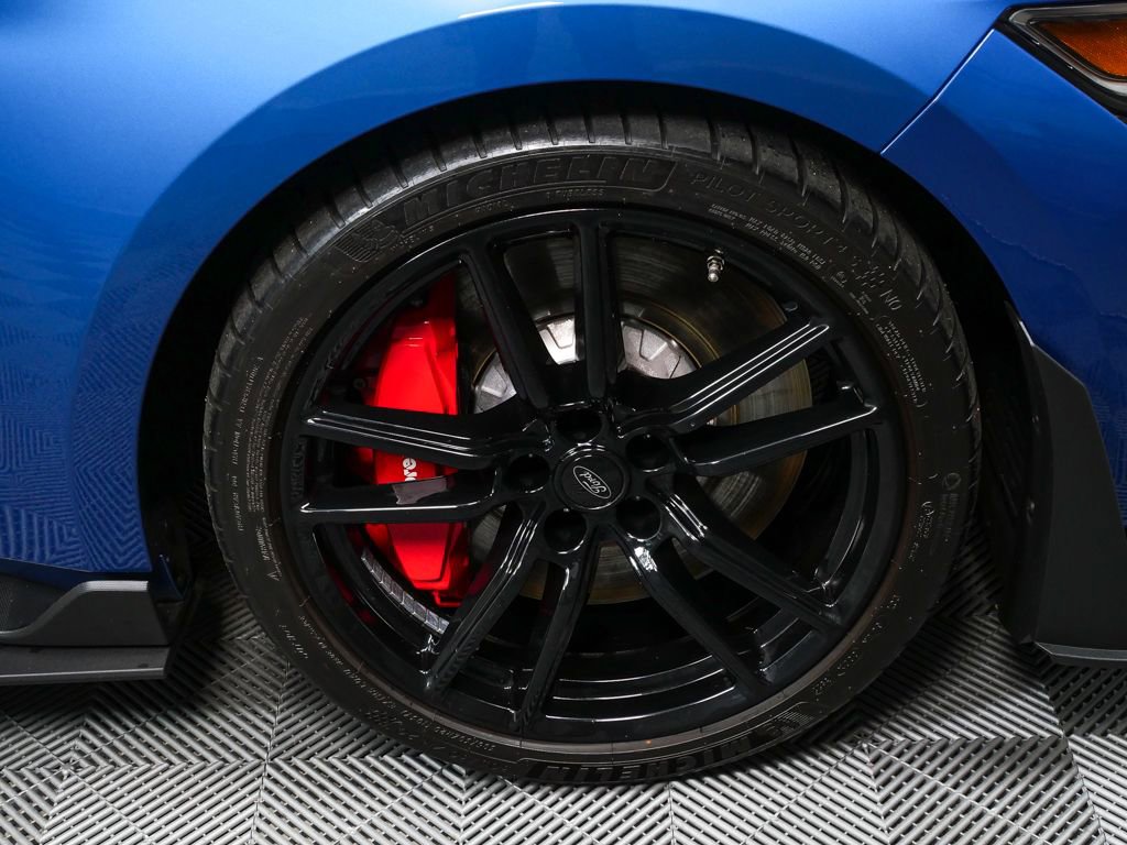 Used 2021 Ford Mustang Shelby GT500 w/ Technology Package RWD image 32