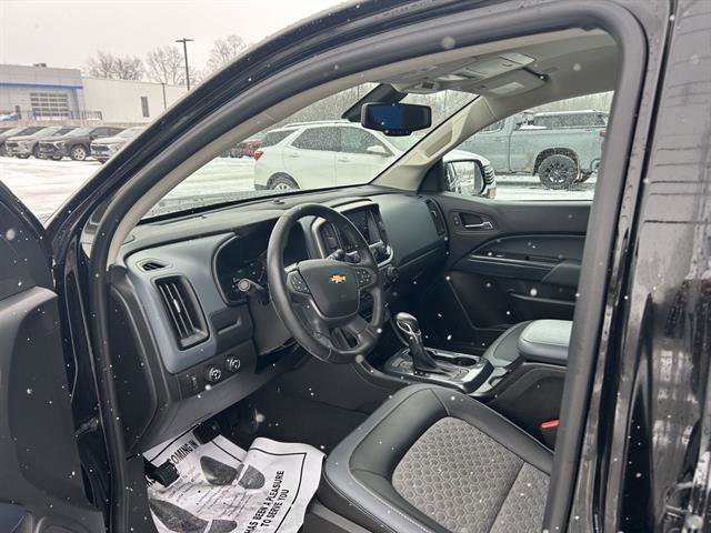 Certified 2022 Chevrolet Colorado Z71 w/ Z71 Midnight Edition image 13