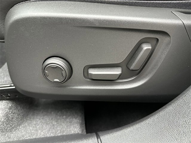 Certified 2024 Volvo XC40 B5 Plus w/ Protection Package Premier image 12