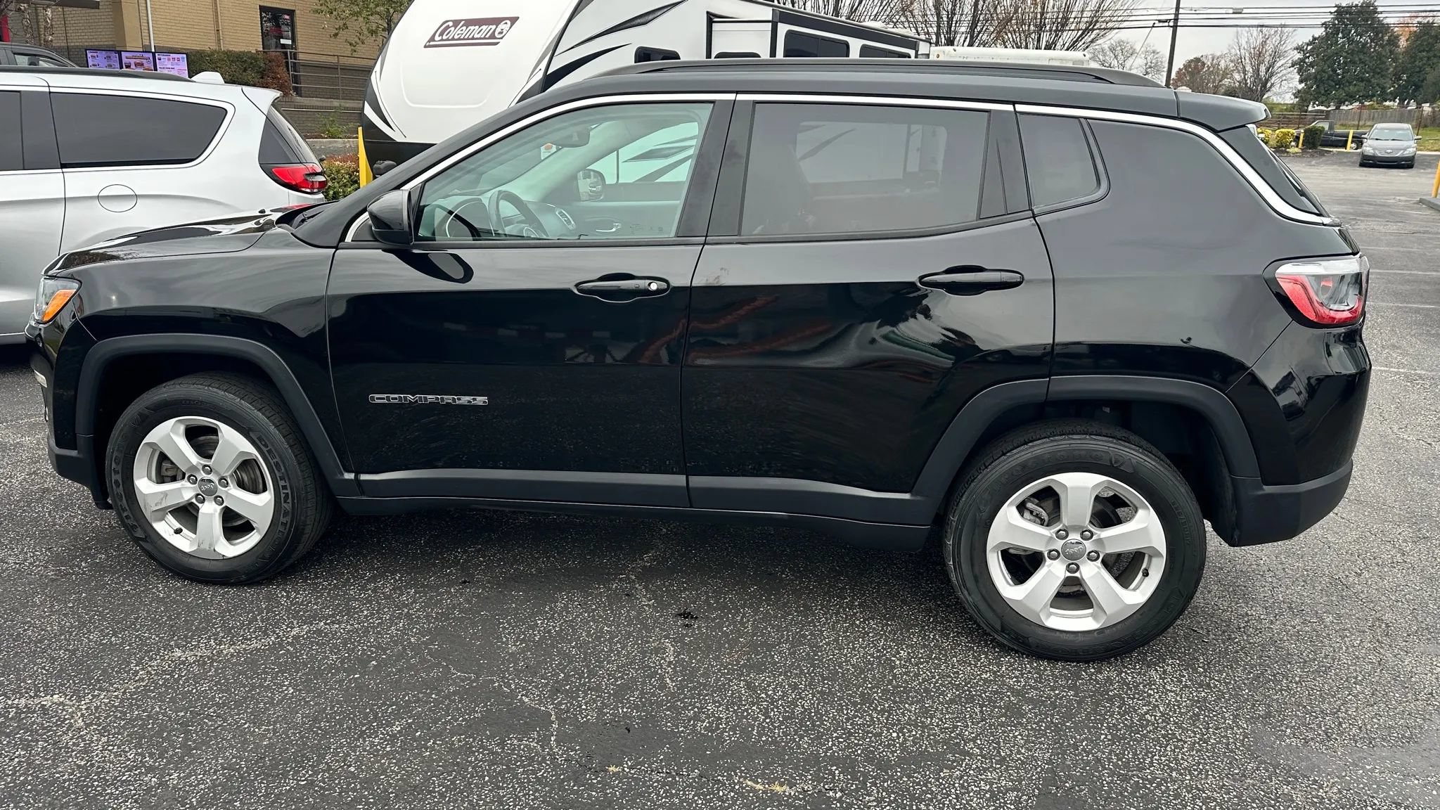 Used 2019 Jeep Compass Latitude w/ Popular Equipment Group image 9