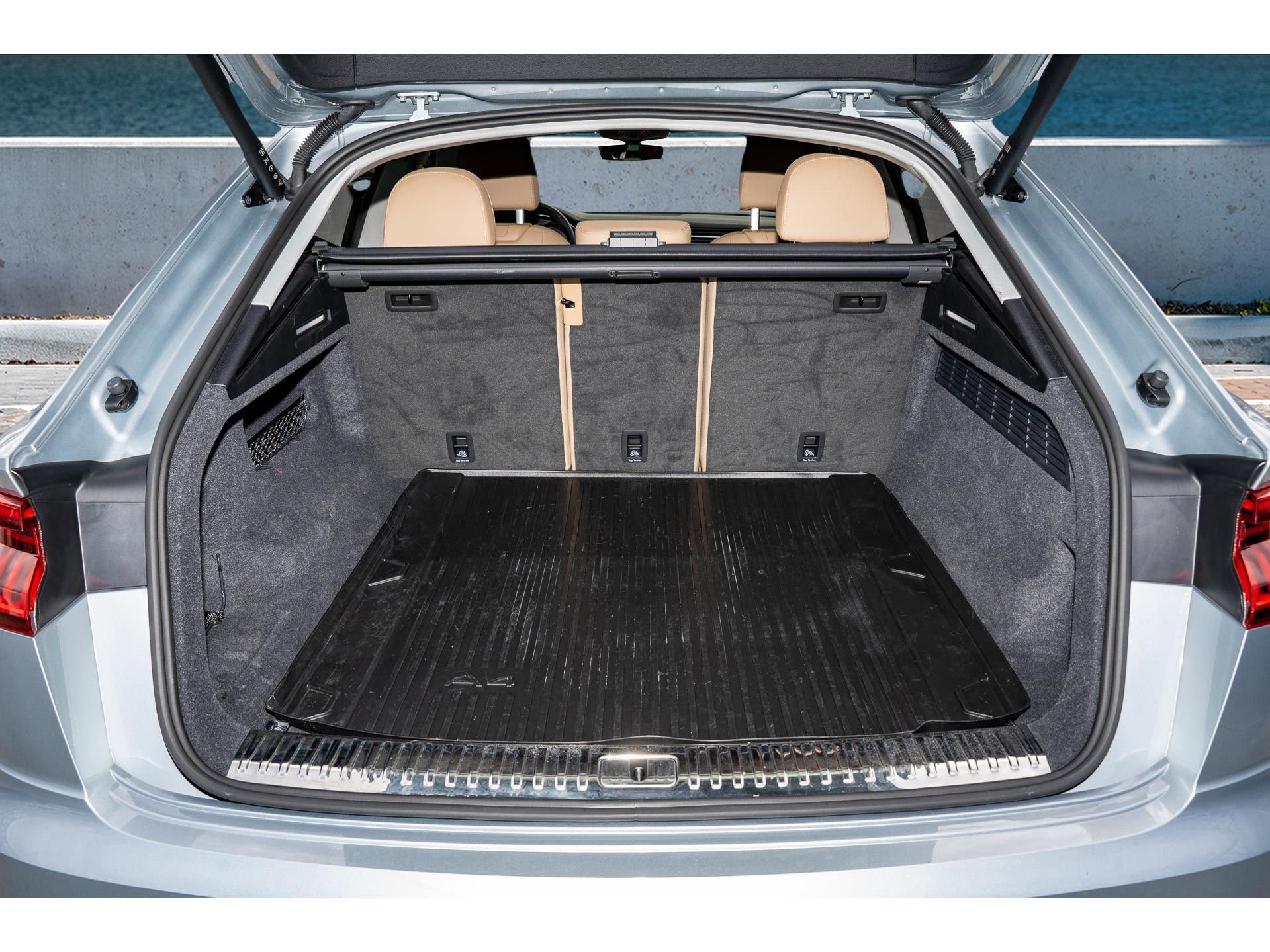 Used 2023 Audi Q8 Premium Plus w/ Premium Plus Package image 13