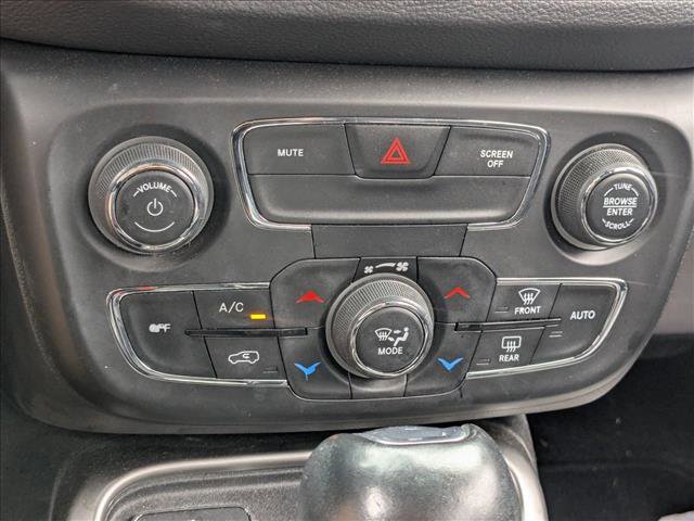 Used 2021 Jeep Compass Latitude image 10