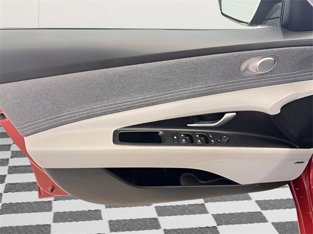 Used 2025 Hyundai Elantra Limited image 14