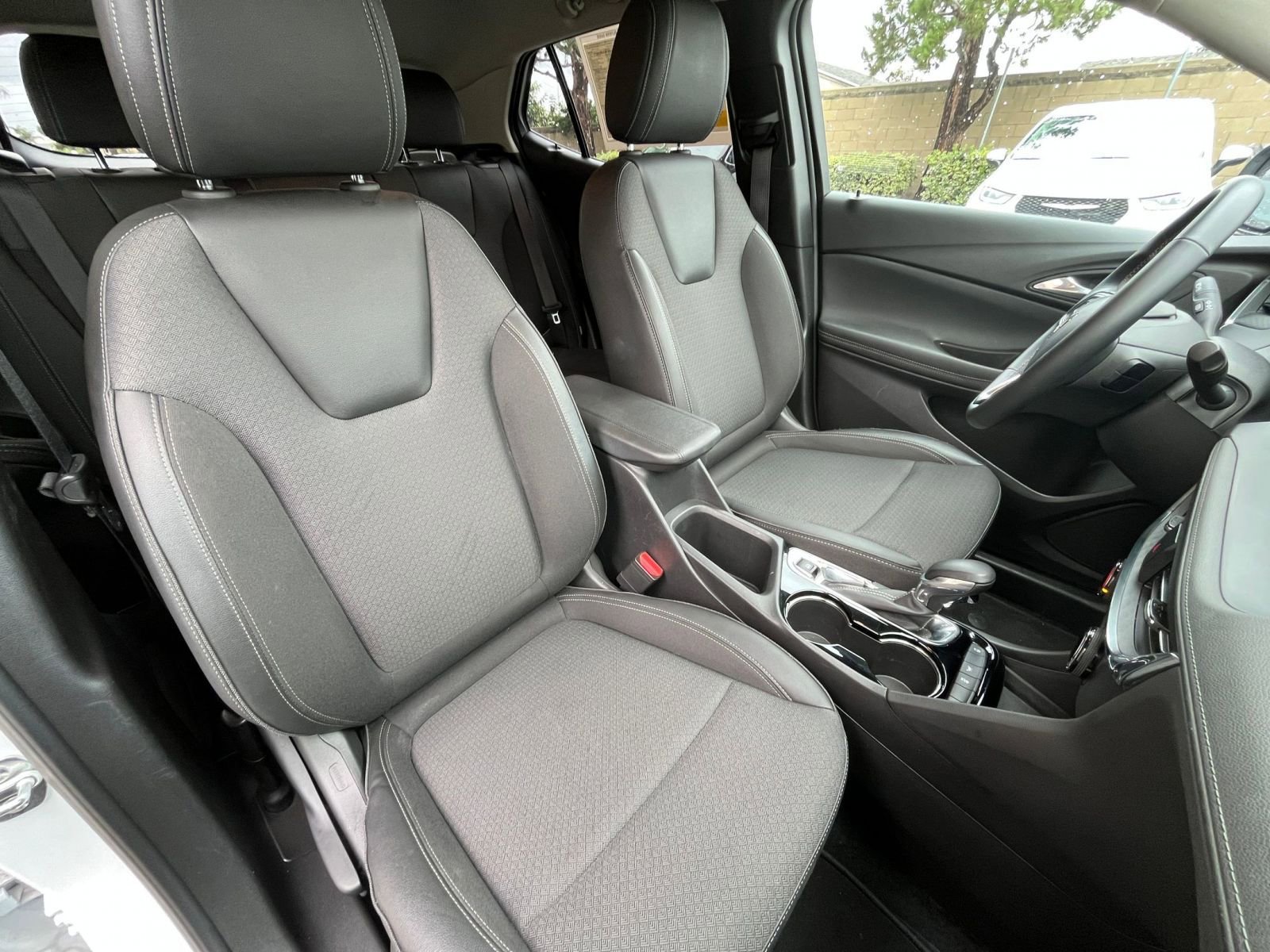 Used 2025 Buick Encore GX Preferred image 36