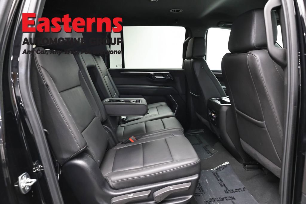 Used 2025 Chevrolet Suburban Z71 AWD/4WD image 25