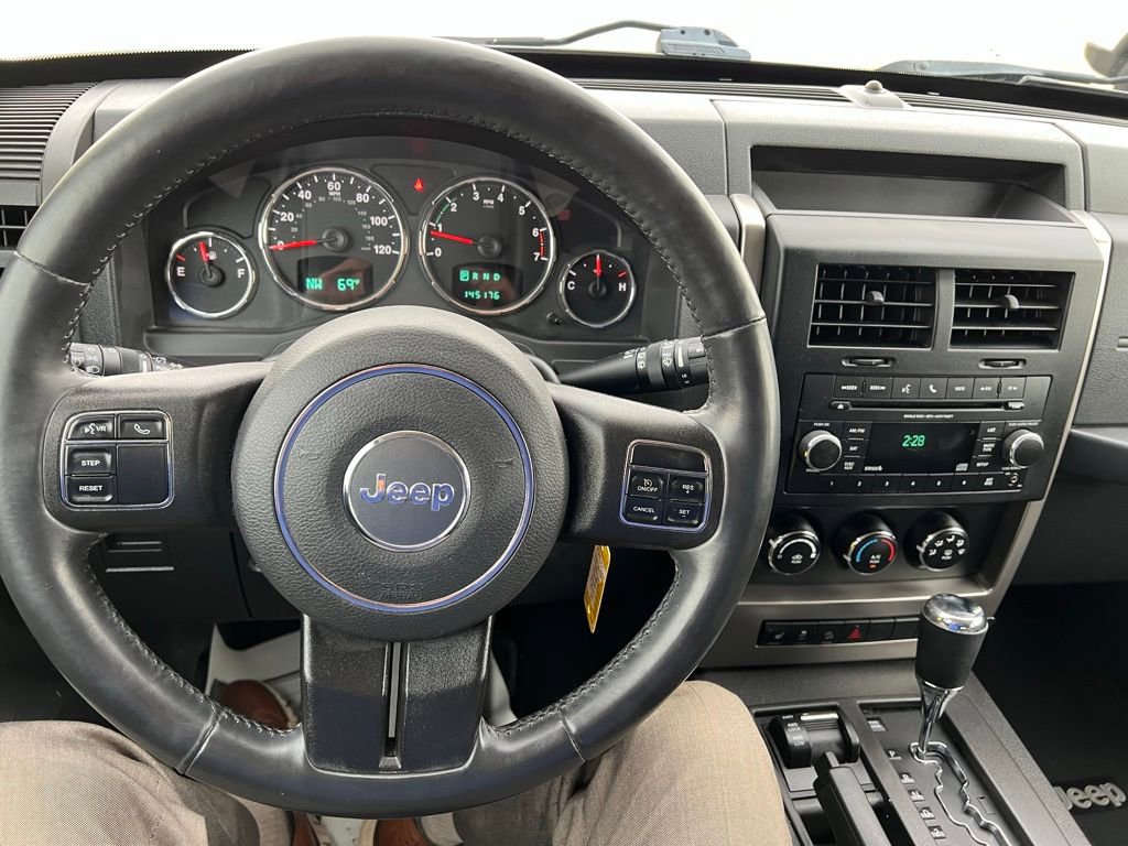 Used 2012 Jeep Liberty Sport image 32
