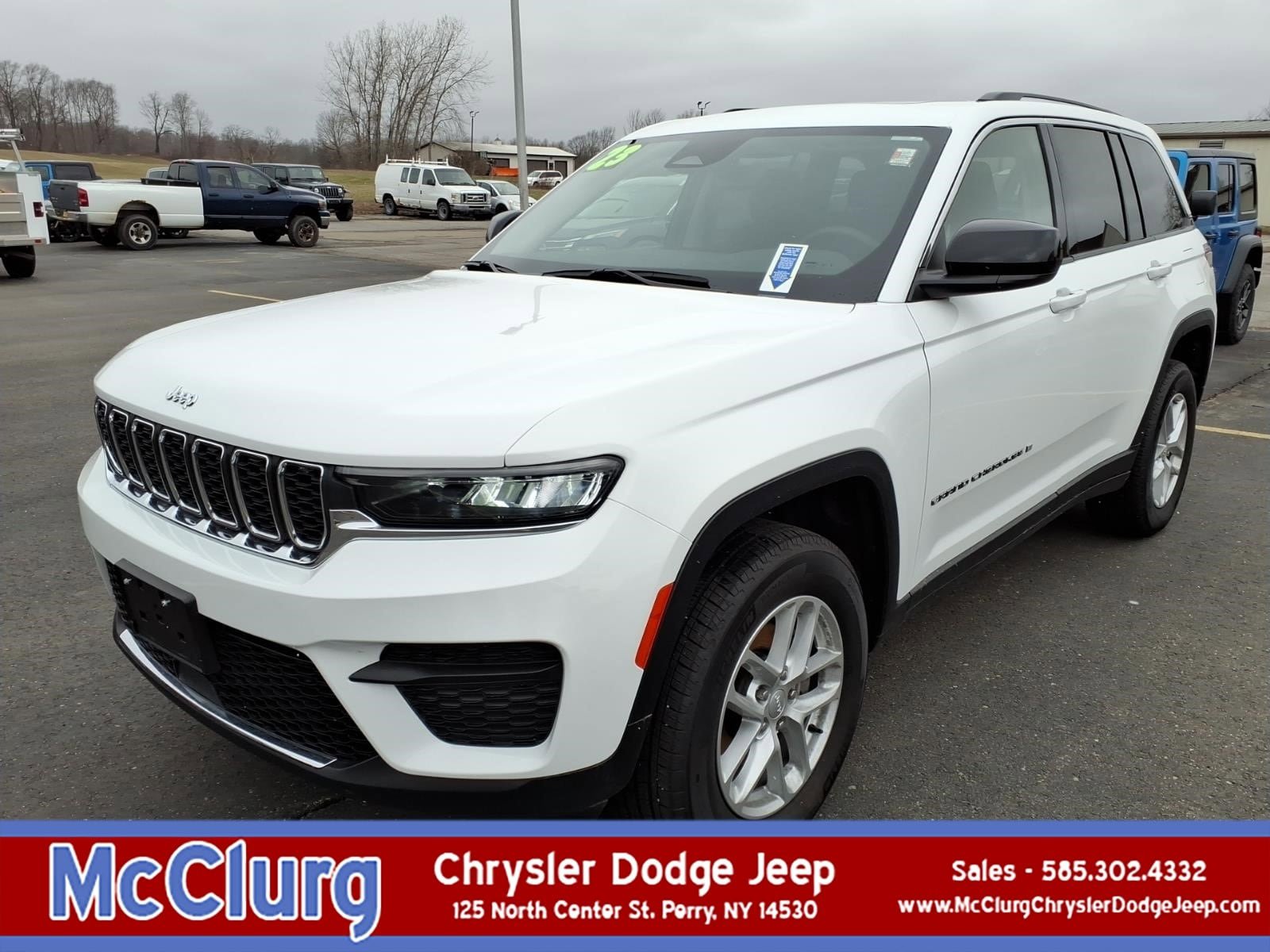 Used 2023 Jeep Grand Cherokee Laredo w/ Luxury Tech Group I AWD/4WD video 1