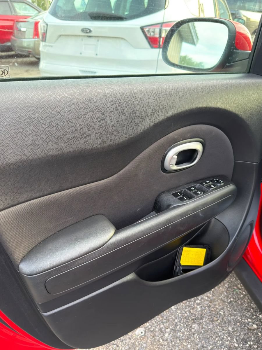 Used 2016 Kia Soul + FWD image 16