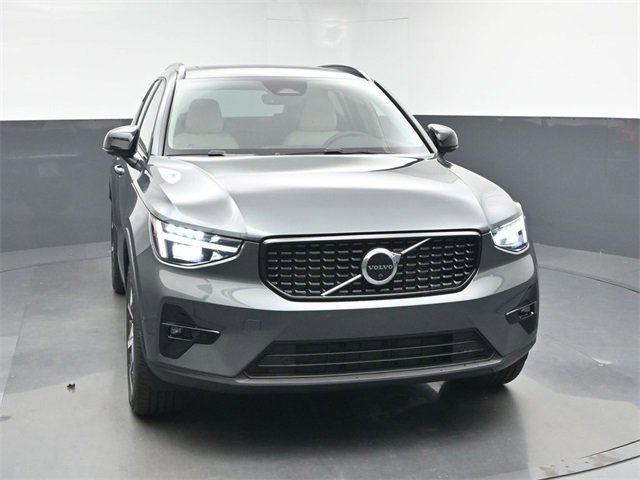 New 2026 Volvo XC40 B5 Plus w/ Protection Package Premier image 2
