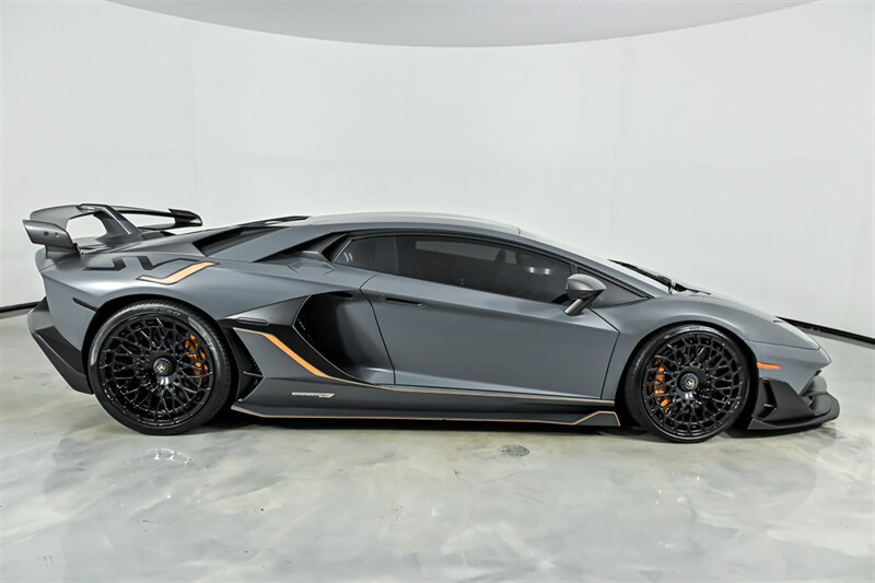 Used 2019 Lamborghini Aventador SVJ AWD/4WD image 15