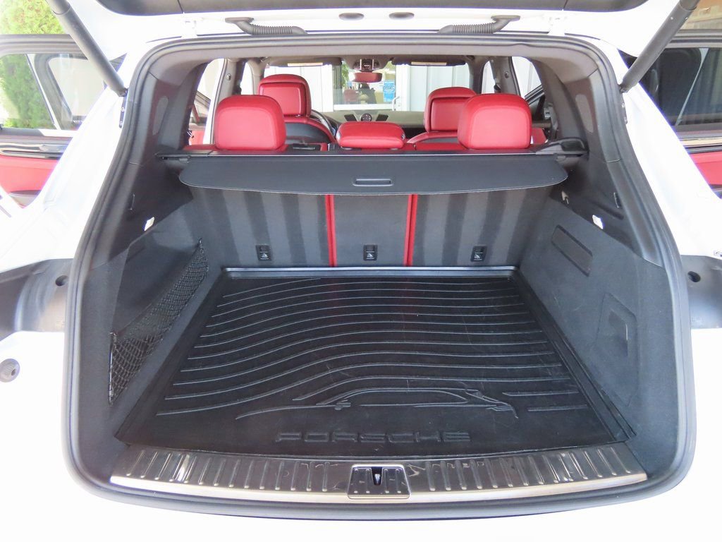 Used 2019 Porsche Cayenne image 32