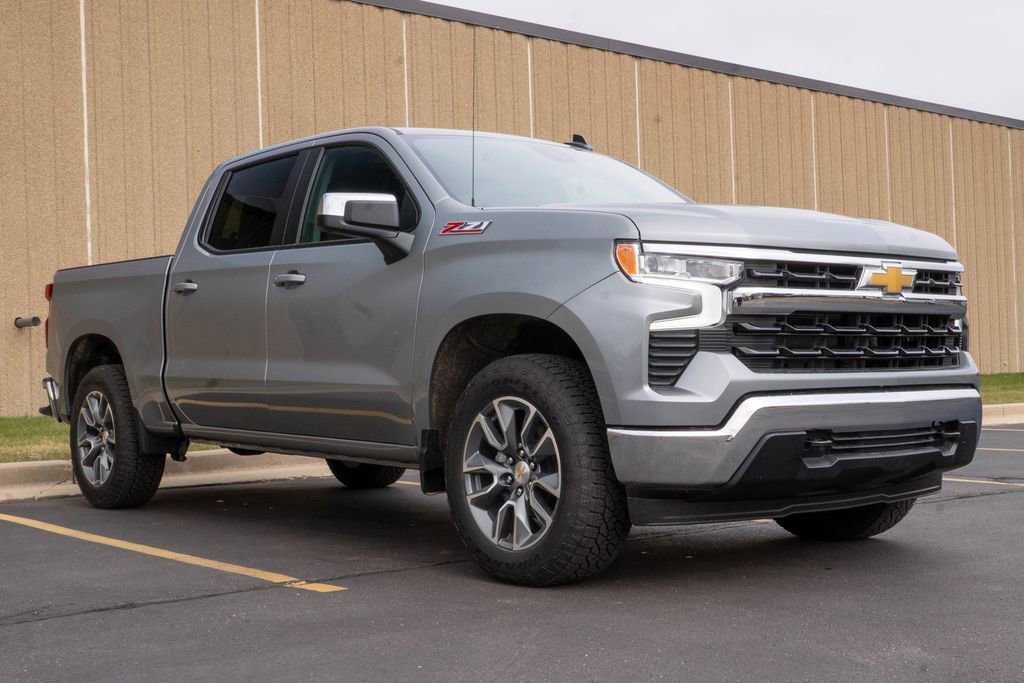 New 2026 Chevrolet Silverado 1500 LT image 2