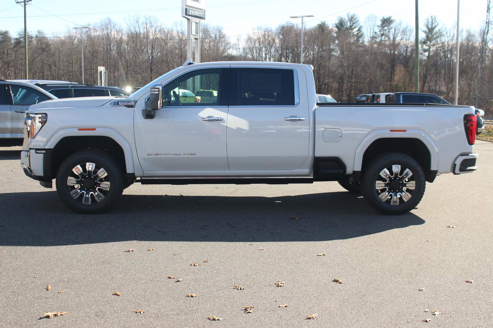 New 2026 GMC Sierra 2500 Denali w/ Denali Reserve Package image 4