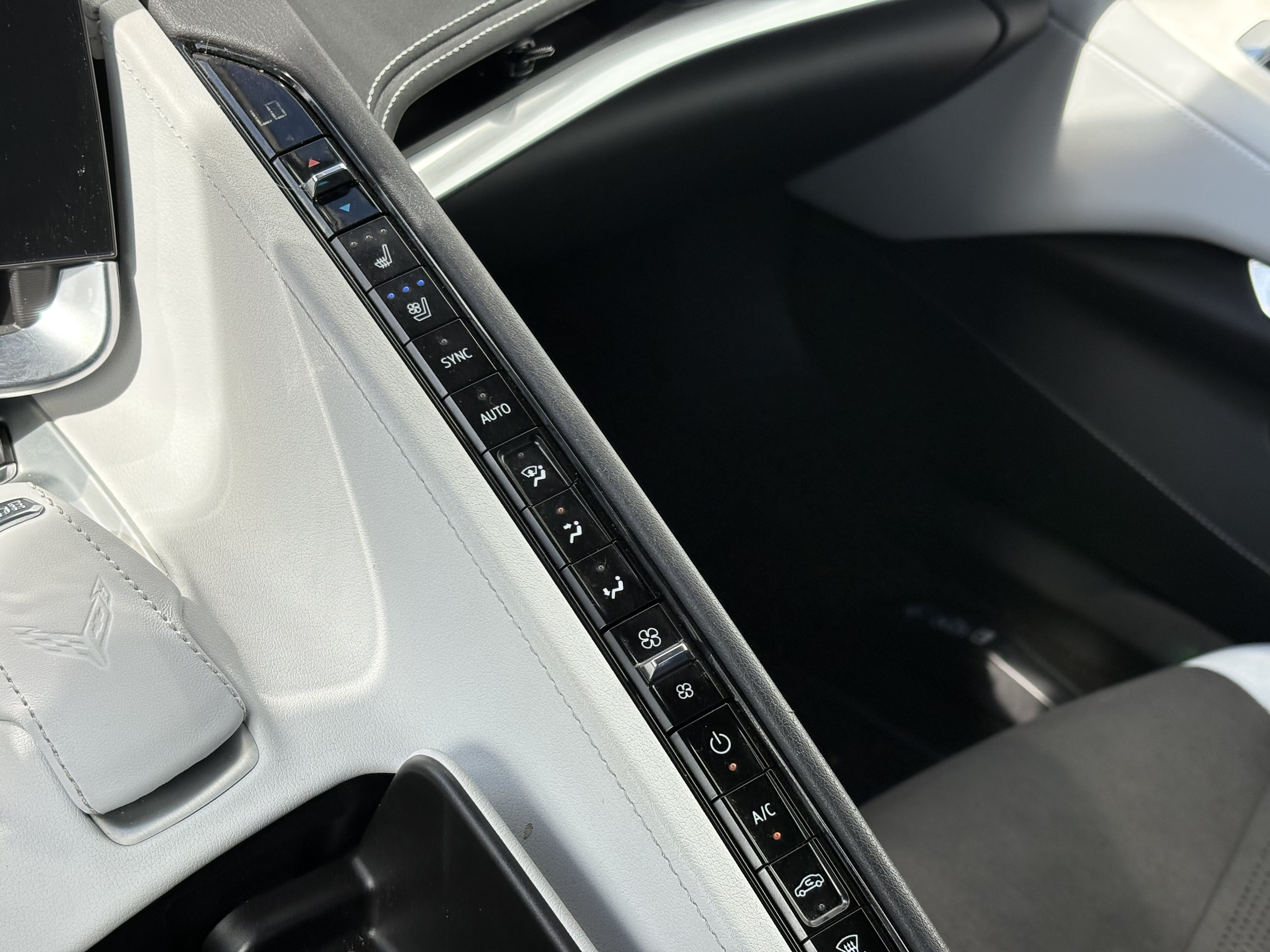 Used 2025 Chevrolet Corvette E-Ray AWD/4WD image 18