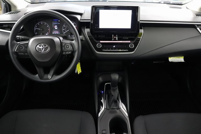 Used 2024 Toyota Corolla LE image 2
