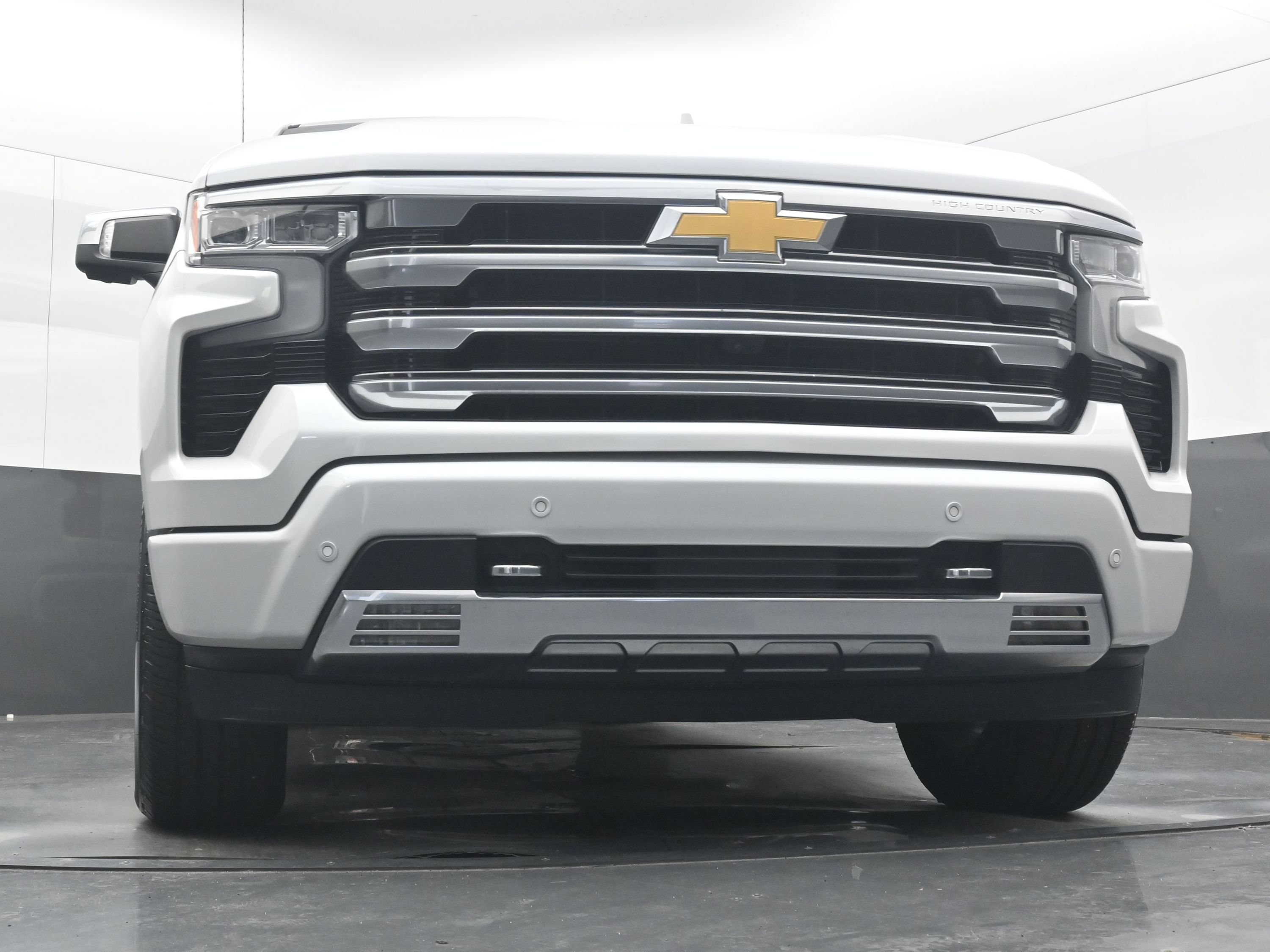 Used 2024 Chevrolet Silverado 1500 High Country w/ Z71 Off-Road Package AWD/4WD image 28