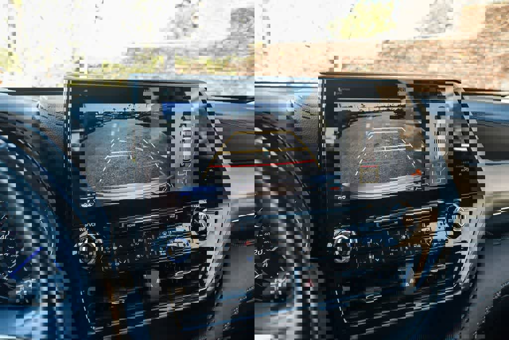 Used 2021 Toyota Highlander Limited image 24