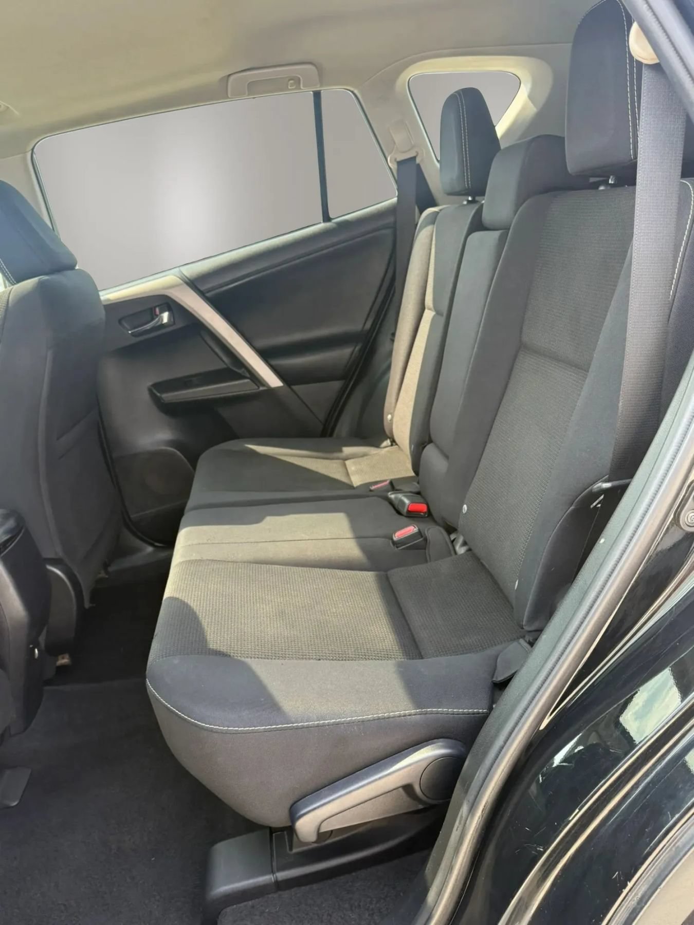 Used 2017 Toyota RAV4 XLE FWD image 10