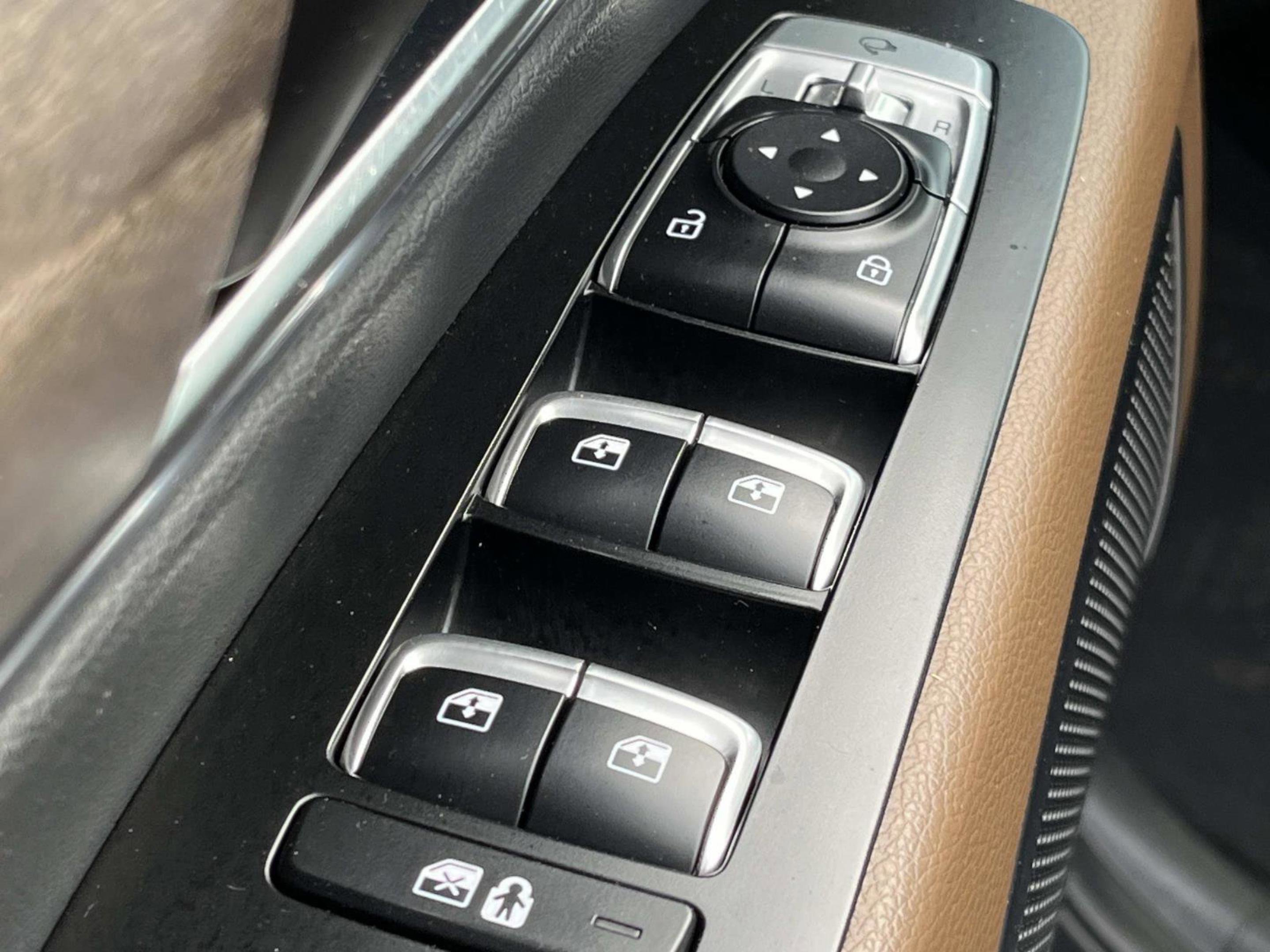 Used 2022 Kia Telluride SX w/ SX Prestige Package image 33