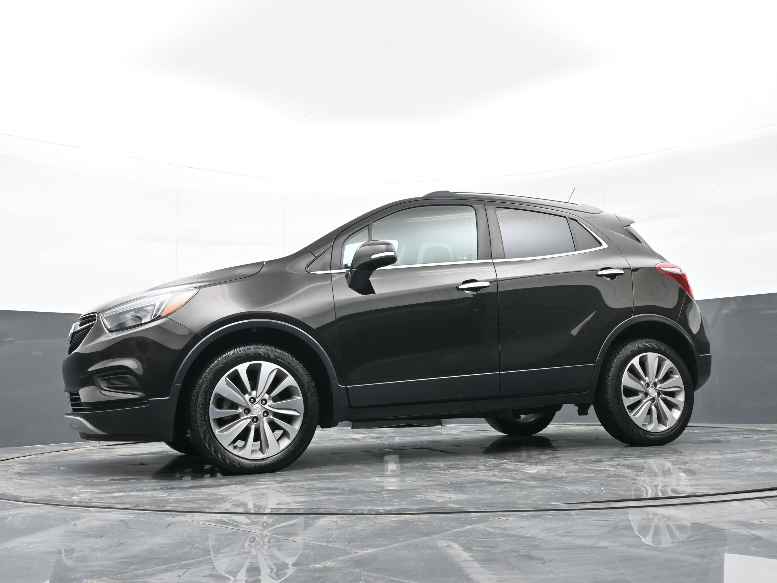 Used 2019 Buick Encore Preferred image 40
