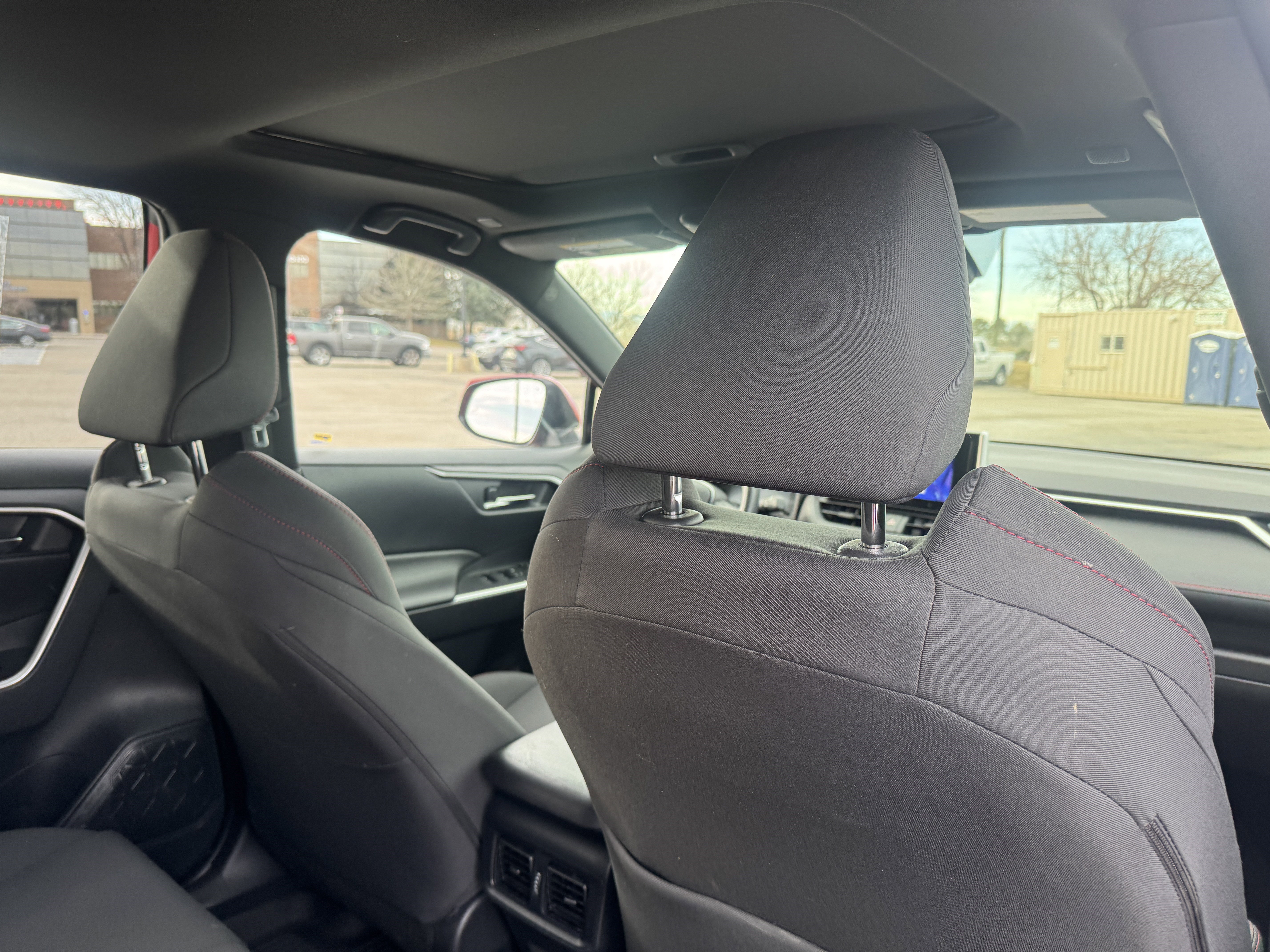 Used 2023 Toyota RAV4 SE w/ Weather & Moonroof Package image 17